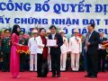 Phó Chủ tịch nước Nguyễn Thị Doan trao Giấy chứng nhận cho các nhà giáo được công nhận chức danh Giáo sư năm 2014