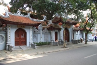 Chùa Hòe Nhai - một trong những ngôi chùa cổ lớn ở kinh đô Thăng Long  xây dựng từ thời Lý (1010-1225) nay thuộc phố Hoè Nhai - Hà Nội. Ảnh internet