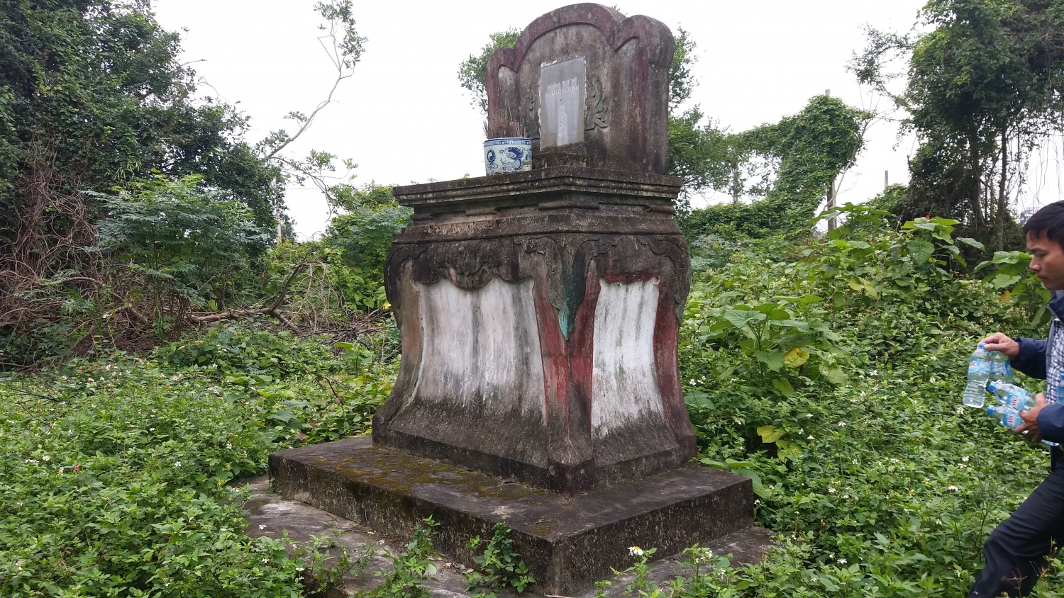 Khu mộ Thủy tổ Ngô Định