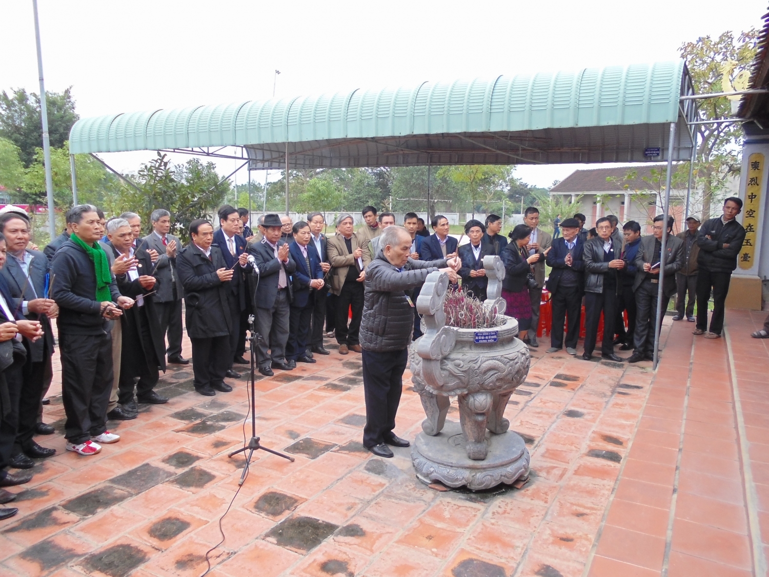 Lễ dâng hương tại đền Khai Long - Đô Lương, Nghệ An