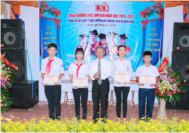 Lễ trao thưởng học sinh giỏi năm học 2016 - 2017 họ Ngô Đăng - Đoàn Xá